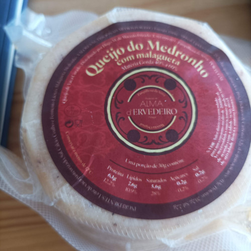 queijo de vaca com medronho e malagueta